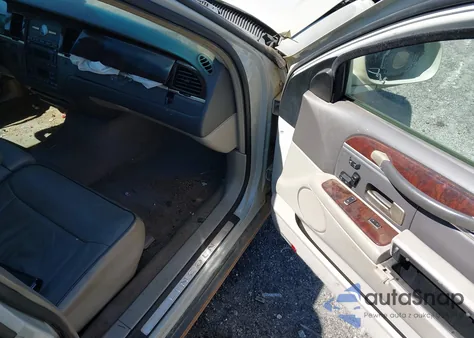 2006 Lincoln Town Car Designer Series из США, поврежденный, VIN 1LNHM83VX6Y606487